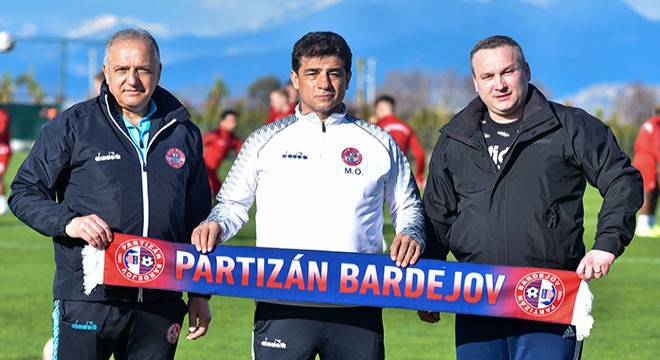 Başkanı ve teknik direktörü 'Türk' Slovak takımı