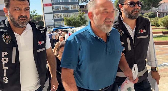 'Bıçak parası' aldığı öne sürülen profesör, görevden uzaklaştırıldı