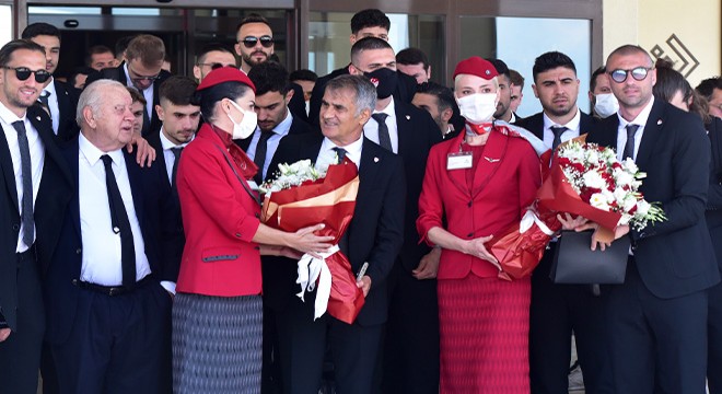 'Bizim Çocuklar'ın tarihi formayla Avrupa yolculuğu başladı