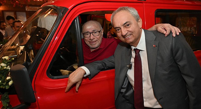 'Çiçek Abbas', yıllar sonra minibüsüyle Antalya'da buluştu