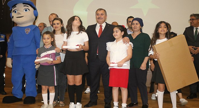 'Çocuk Gözüyle Polis' temalı yarışmada ödüller verildi