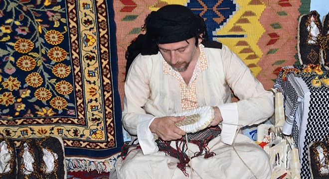 'Harik' geleneğini 30 yıldır yaşatmaya çalışıyor