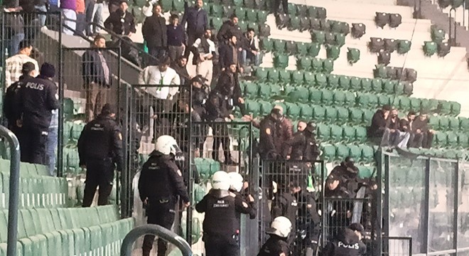 1 polisin yaralandığı maçta 7 kişi gözaltına alındı