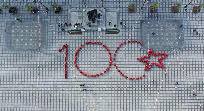 100'üncü yıl koreografili okuma etkinliği