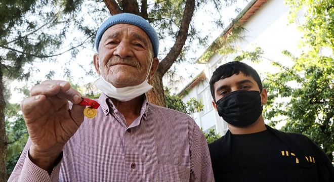 13 yaşındaki Erdem bulduğu altını 'benim' diyen kadına vermedi