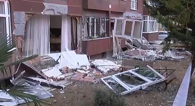 14 katlı binanın giriş katında patlama: 1 ölü, 3 yaralı