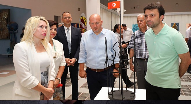 AÜ'de '15 Temmuz Ulusal Karma Sergisi' açıldı