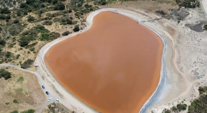 2 bin yıllık antik liman kalpli pembe göle dönüştü