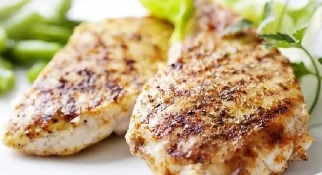 33 kız öğrenci, yedikleri tavuktan zehirlendi
