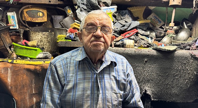 40 yıldır çaydanlık, tencere tamiri yapıyor