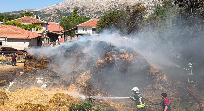 50 ton saman zarar gördü