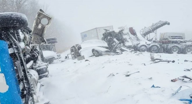 60'tan fazla araç birbirine girdi!
