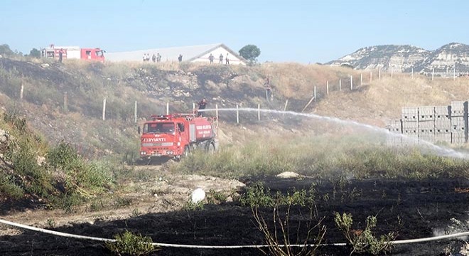 70 dönüm otluk yandı