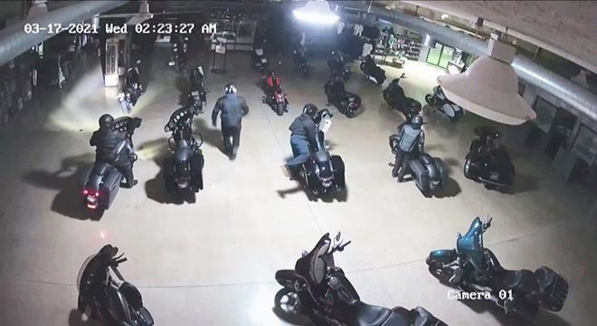 ABD’de en pahalı motosikletleri 2 dakikada böyle çaldılar