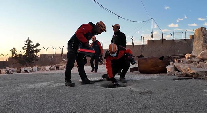 AFAD'dan Sednaya Hapishanesi'nde arama kurtarma çalışması