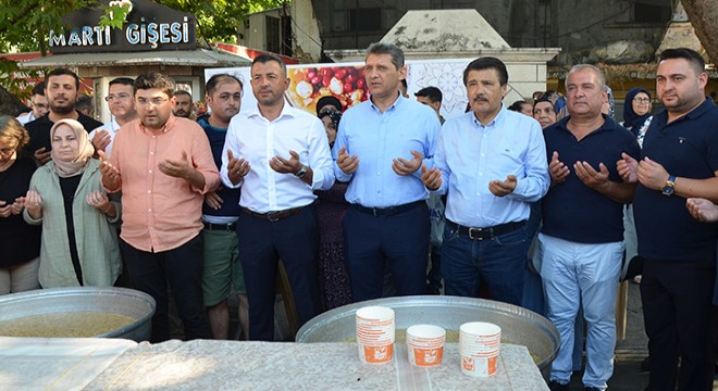 AK Parti Serik'ten aşure ikramı