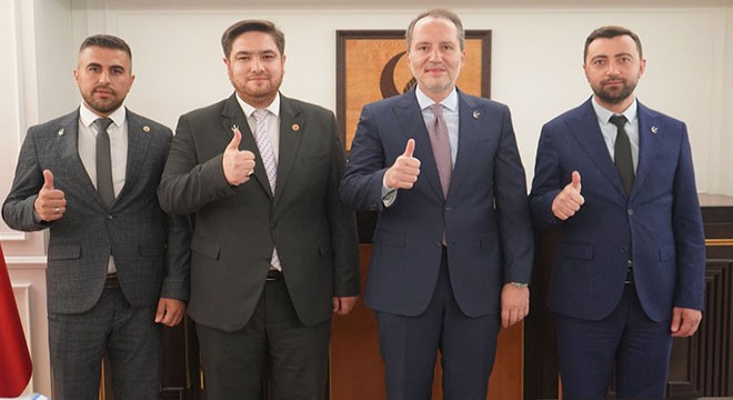 AK Partili meclis üyeleri istifa edip Yeniden Refah Partisi’ne geçti