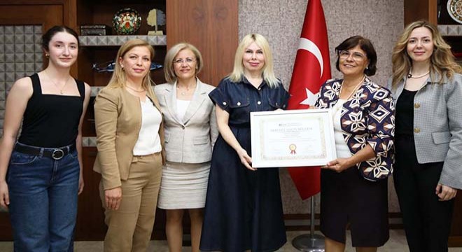 AÜ Hemşirelik Fakültesi'ne 5 yıllık akreditasyon
