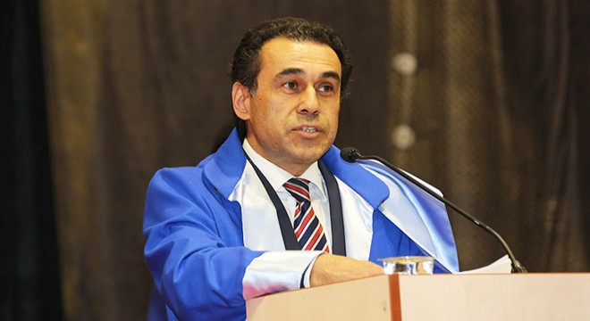 AÜ Hukuk'ta 238 öğrenci yemin ederek mesleğe adım attı