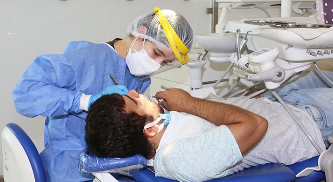 AÜ'de uygulamalı eğitimler üst düzey önlemlerle işleniyor