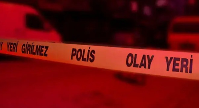 Ablasının cansız bedeniyle bir hafta yaşadı!