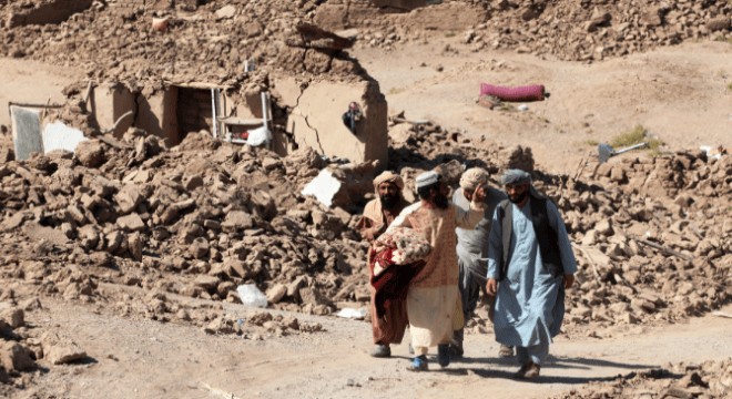 Afganistan'da felaket günü: Depremler durmuyor