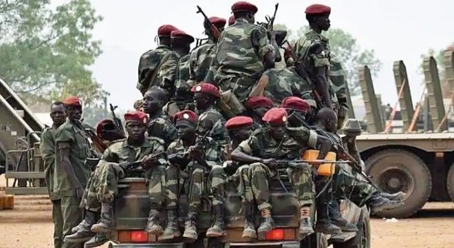 Afrika karıştı: Sudan'da iç savaş tehlikesi