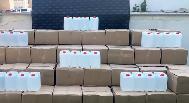 Afyon'da 3 bin litre etil alkol ele geçirildi