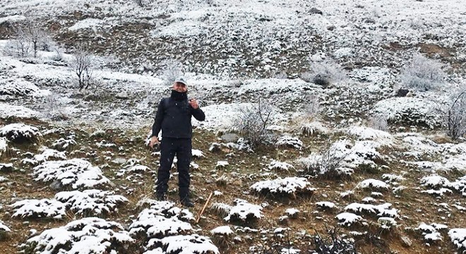 Afyon'da nisanda kar sürprizi