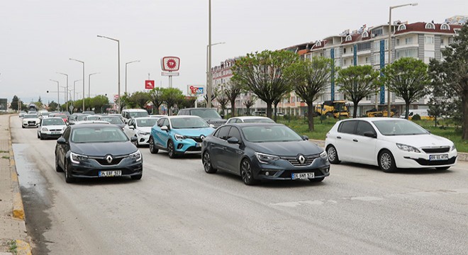 Afyonkarahisar- Antalya yolunda 'bayram' yoğunluğu