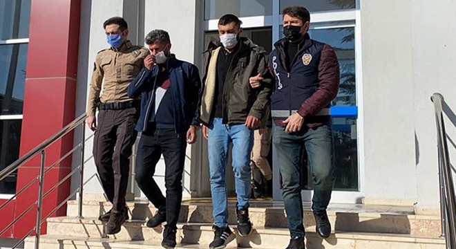 Afyonkarahisar'da 5 kaçak göçmen yakalandı