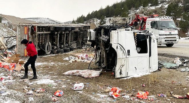 Afyonkarahisar'da TIR kazası: 1 yaralı
