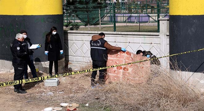Afyonkarahisar'da erkek cesedi bulundu