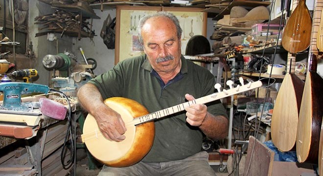 Ağaç kesiminin azaltılması için su kabağından bağlama yaptı