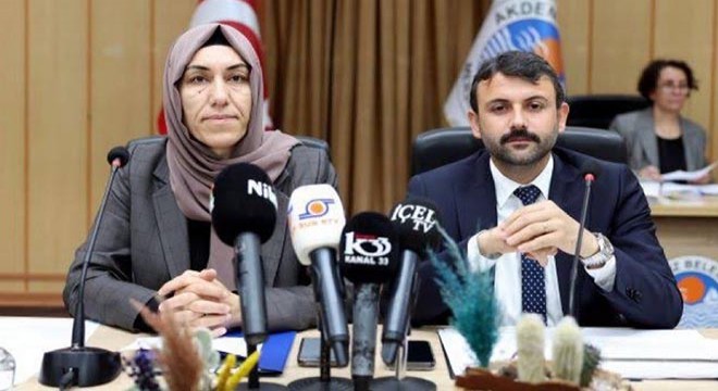 Akdeniz Belediye Başkanı ve 4 meclis üyesi tutuklandı