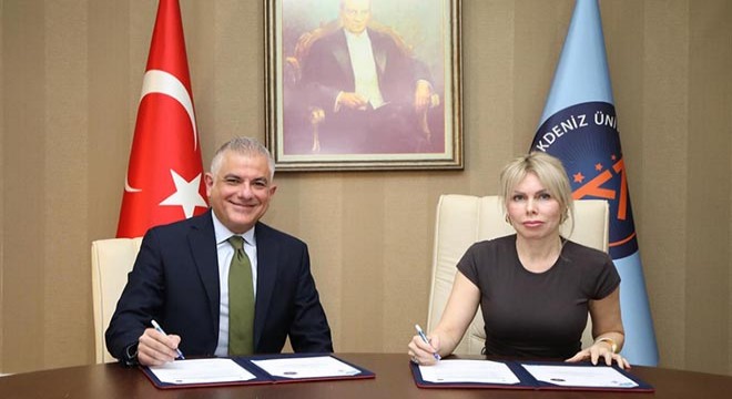 Akdeniz Üniversitesi Hastanesi'ne anjiyografi cihazı bağışı