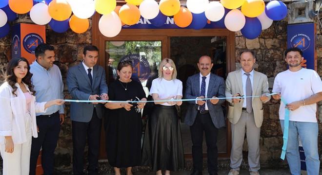 Akdeniz Üniversitesi logolu ürünler mağazası açıldı