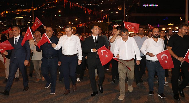 Alanya'da 15 Temmuz anma yürüyüşü