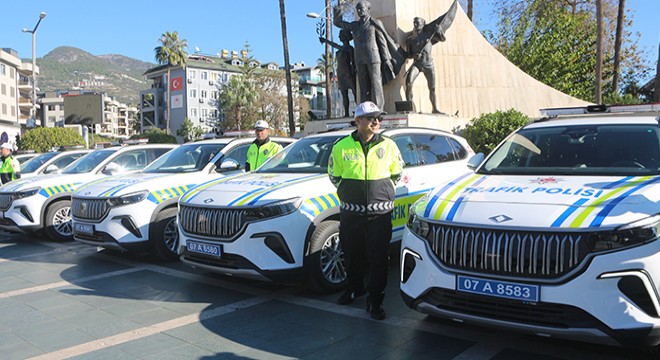 Alanya'da emniyet ve jandarmaya 20 yeni araç
