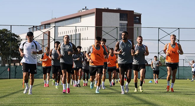 Alanyaspor Burdur'da kampa girdi