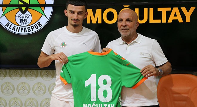 Alanyaspor'da 4 imza birden