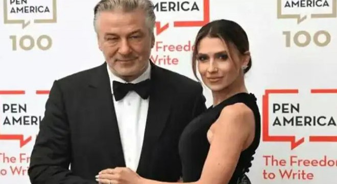 Alec Baldwin, kazanın ardından ilk kez kırmızı halıda