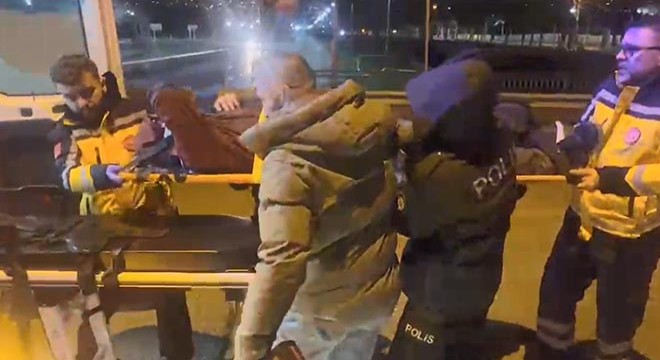 Alkollü olan sürücünün kullandığı kamyonet dereye düştü