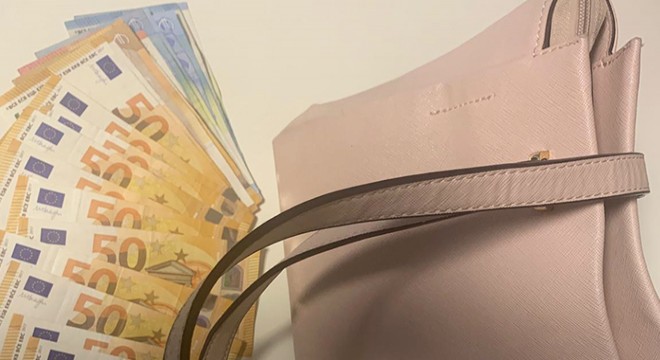 Almanya'da 23 bin 400 euroyu sütyenine gizleyen Türk yolcu şaşırttı