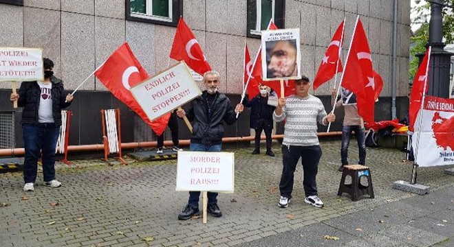 Almanya'da Türk bayrağı hazımsızlığı