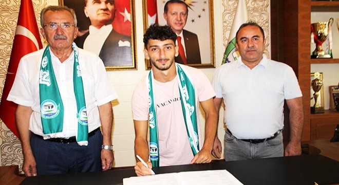 Altyapıdan iki oyuncuyla sözleşme