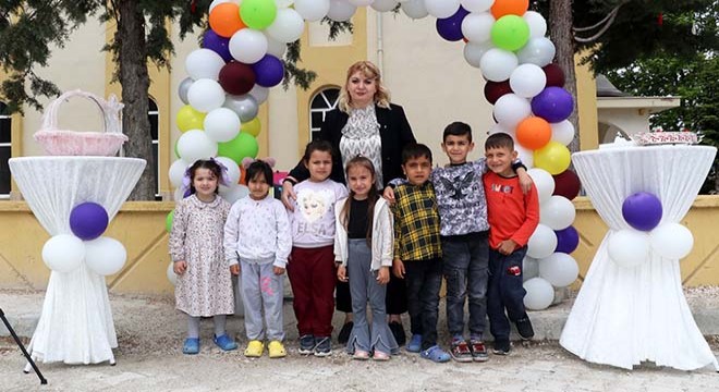 Anaokulu öğrencilerinden resim sergisi
