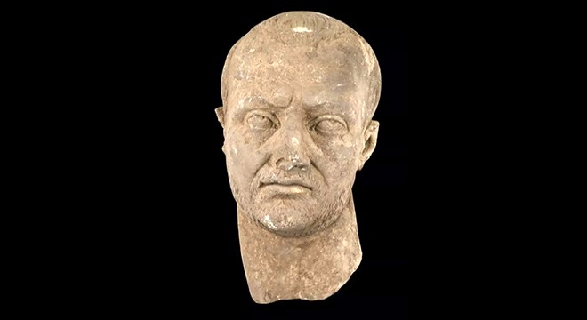 Antalya Aspendos kazılarında imparator başı heykeli bulundu