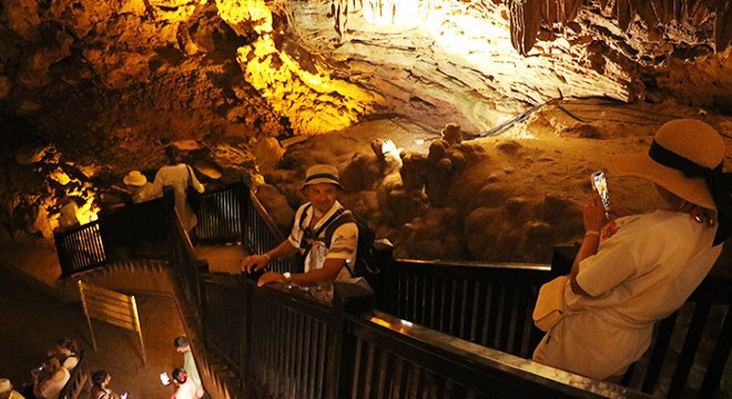 Antalya Damlataş Mağarası'na 209 bin ziyaretçi