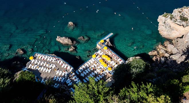 Antalya Falez plajlarında mavi gurur